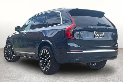 Denim Blue Metallic 2026 Volvo XC90 B5 Plus 6-Seater