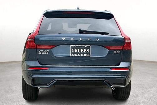 2025 Volvo XC60 B5 Plus