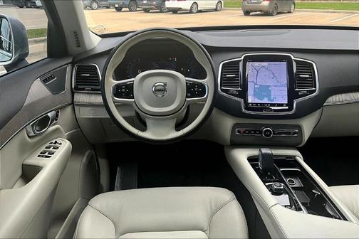 2024 Volvo XC90 B5 Plus Bright Theme