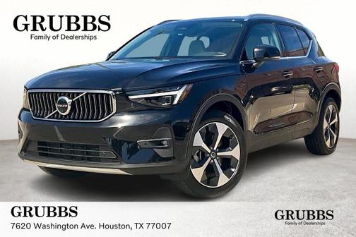 2025 Volvo XC40 B5 Plus Bright Theme