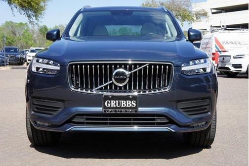 Photo 5 of 36 of 2020 Volvo XC90 T6 Momentum 6 Passenger