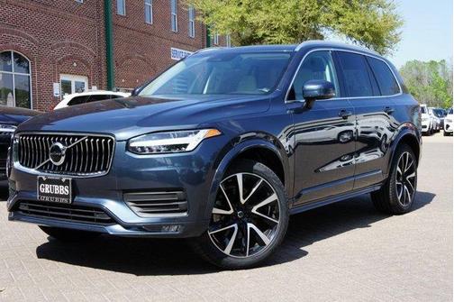 Photo 2 of 36 of 2020 Volvo XC90 T6 Momentum 6 Passenger