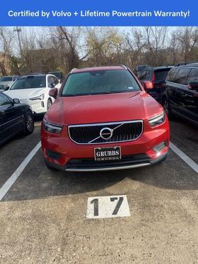 2019 Volvo XC40 T5 Momentum