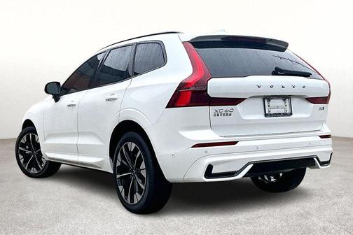 2026 Volvo XC60 B5 Plus