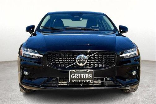 2024 Volvo S60 B5 Plus Dark Theme