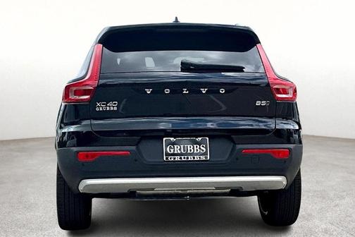 2025 Volvo XC40 B5 Plus Bright Theme
