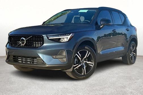 2026 Volvo XC40 B4 Core