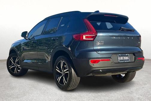 2026 Volvo XC40 B4 Core