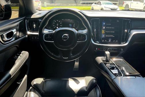 2022 Volvo S60 Recharge Plug-In Hybrid T8 R-Design