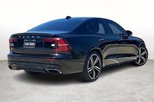 2022 Volvo S60 Recharge Plug-In Hybrid T8 R-Design