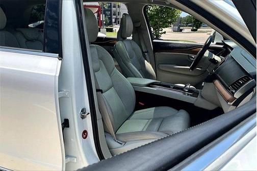 2017 Volvo XC90 Hybrid T8 Inscription