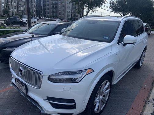 2017 Volvo XC90 Hybrid T8 Inscription