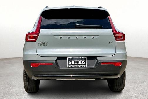 2026 Volvo XC40 B4 Plus
