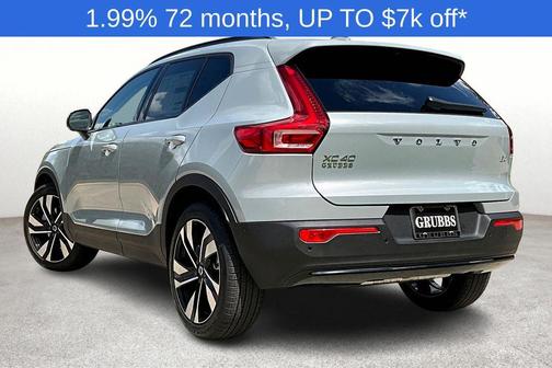 2026 Volvo XC40 B4 Plus