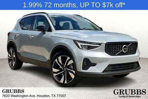 2026 Volvo XC40 B4 Plus