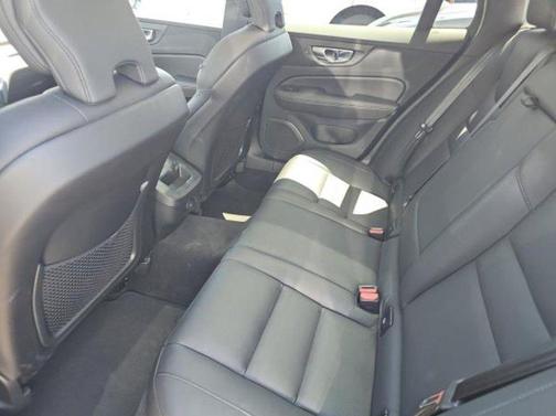 Platinum Grey Metallic 2025 Volvo V60 Cross Country B5 Plus