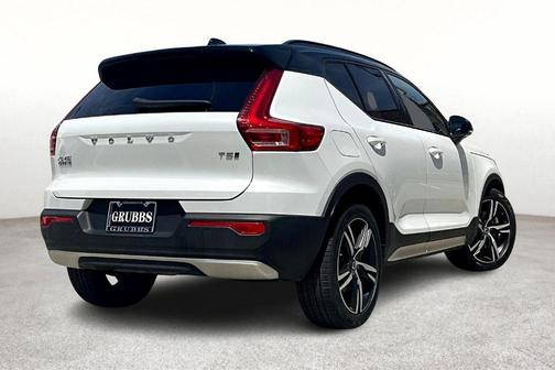 2021 Volvo XC40 T5 R-Design