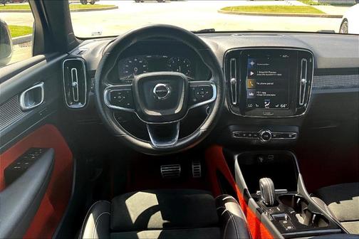 2021 Volvo XC40 T5 R-Design