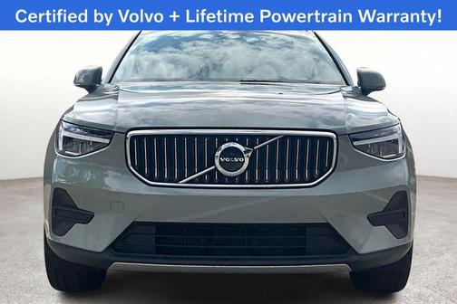 2025 Volvo XC40 B5 Core Bright Theme