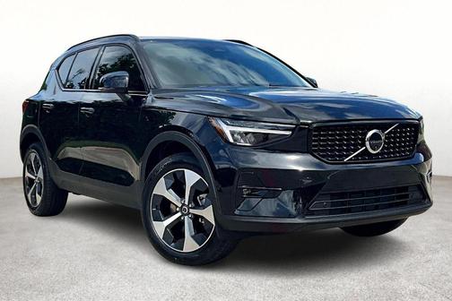 2026 Volvo XC40 B4 Plus