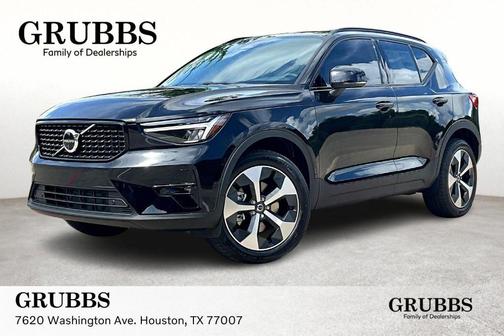 2026 Volvo XC40 B4 Plus