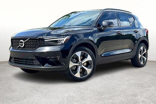 2026 Volvo XC40 B4 Plus