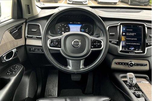 2022 Volvo XC90 Recharge Plug-In Hybrid T8 Inscription 7 Passenger