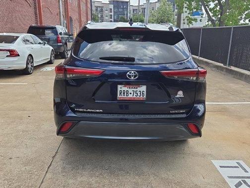 2022 Toyota Highlander Limited
