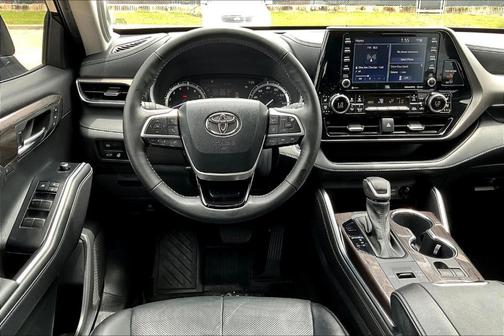 2022 Toyota Highlander Limited