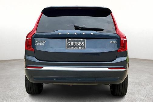 2025 Volvo XC90 B5 Core