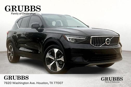 2025 Volvo XC40 B5 Core Bright Theme