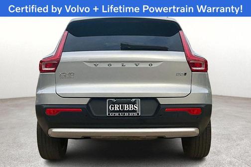 2025 Volvo XC40 B5 Core Bright Theme