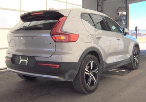 2025 Volvo XC40 B5 Core Bright Theme