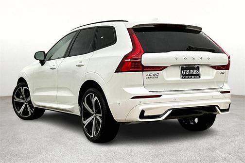 2025 Volvo XC60 B5 Ultra