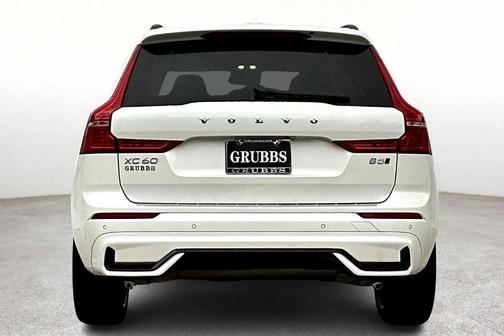 2025 Volvo XC60 B5 Ultra