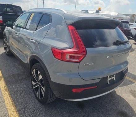2025 Volvo XC40 B5 Plus Bright Theme