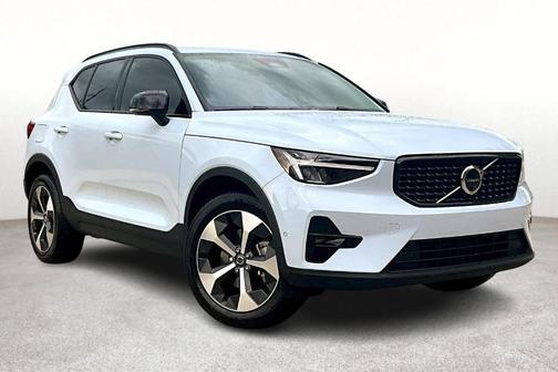 2026 Volvo XC40 B5 Plus