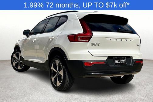 2026 Volvo XC40 B4 Plus