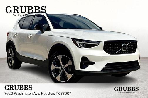 2026 Volvo XC40 B4 Plus