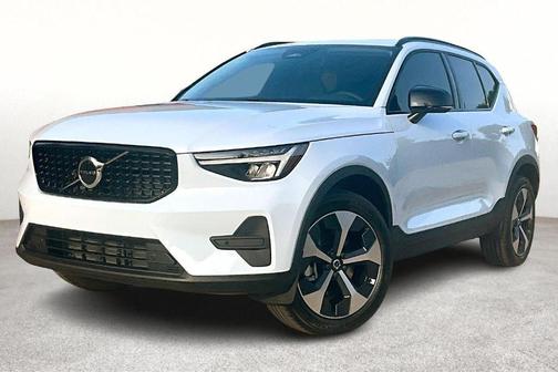 2026 Volvo XC40 B4 Core