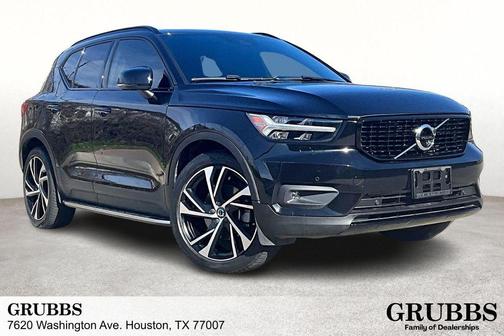 2022 Volvo XC40 T5 R-Design