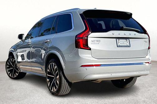 2026 Volvo XC90 Plug-In Hybrid T8 Plus 7-Seater
