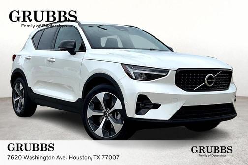 2026 Volvo XC40 B4 Plus