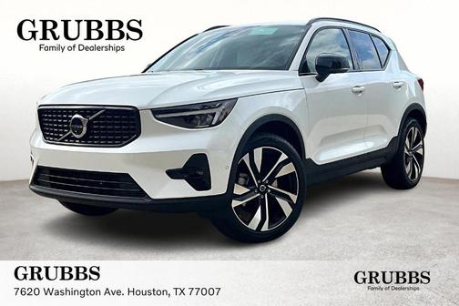 2026 Volvo XC40 B4 Plus