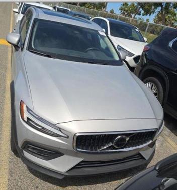 Crystal White Pearl 2025 Volvo V60 Cross Country B5 Plus