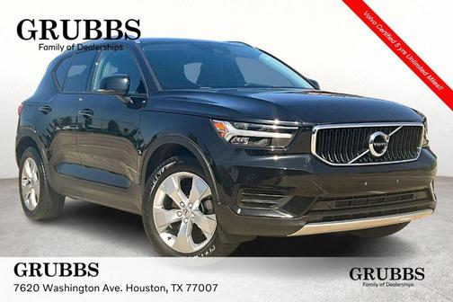 2022 Volvo XC40 T5 Momentum