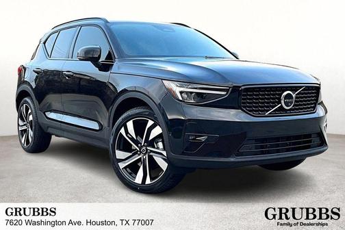 2026 Volvo XC40 B5 Plus