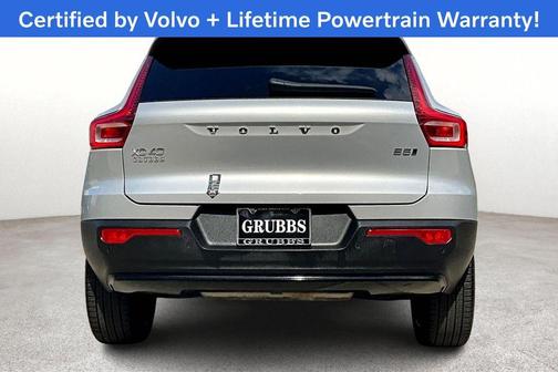 2025 Volvo XC40 B5 Plus Dark Theme