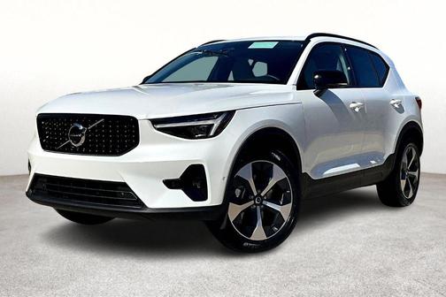 2026 Volvo XC40 B5 Plus