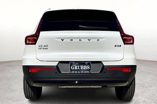 2026 Volvo XC40 B5 Plus